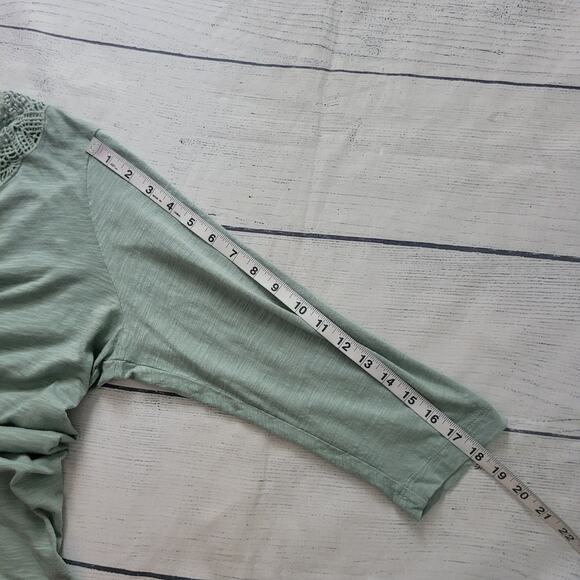 J. Jill Size L Light Green Crochet Neckline Top Soft Feminine Casual - Picture 6 of 9